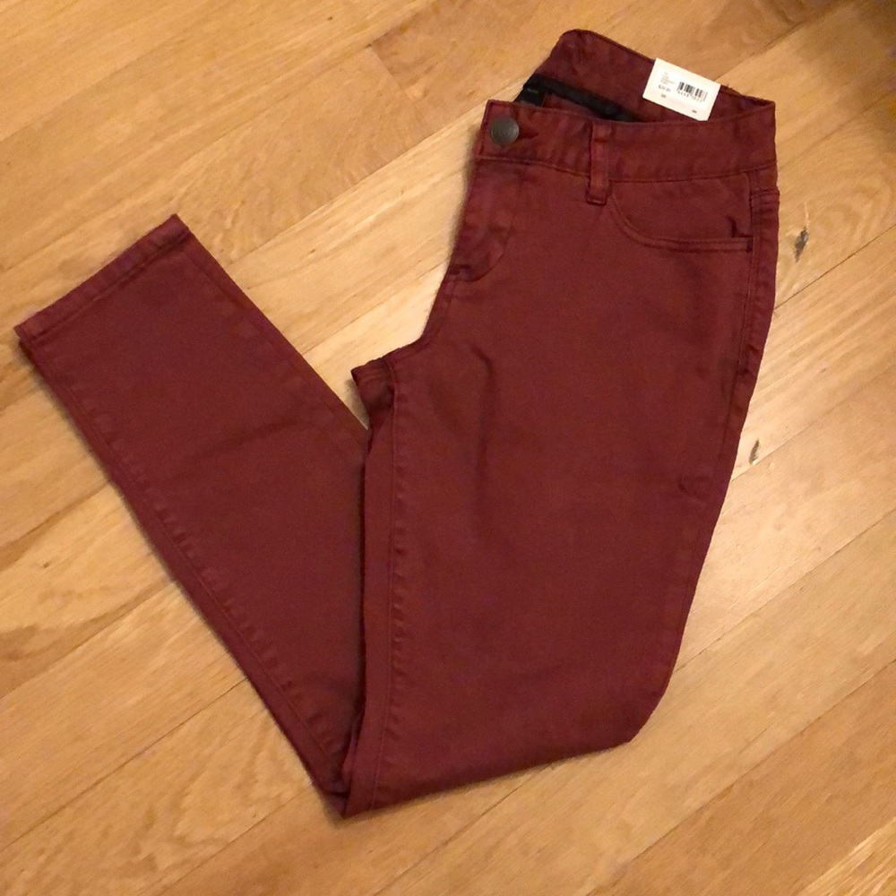 BRAND NEW! Vanity Skinny Jeans